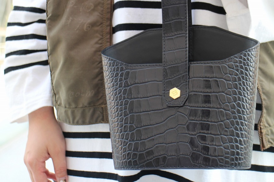 BALLEN PELLETTIERE/バレンペレッティエレ】よりクロコ型押しバケット