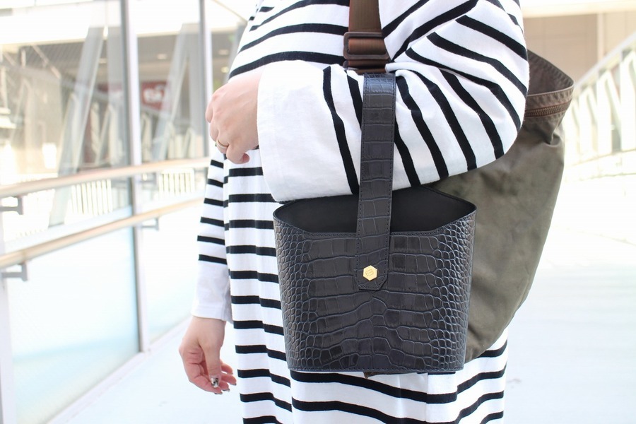BALLEN PELLETTIERE/バレンペレッティエレ】よりクロコ型押しバケット