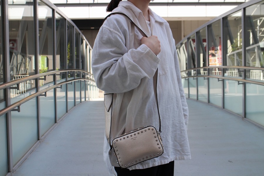 【国内発】JIMMY CHOO Avenue Camera ショルダーバッグ 楽天市場】Jimmy Choo ジミーチュウ ショルダーバッグ KIMI