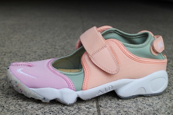 NIKE/ナイキ】よりエアリフト（AIR RIFT DJ6548-693 アトモスピンク)が 