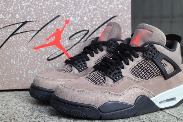 NIKE/ナイキ】よりAIR JORDAN 4 RETRO TAUPE HAZE(DB0732-200)が買取 