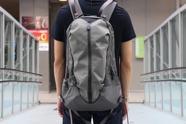 配送日指定可 ARC'TERYX × BEAMS / 別注 Arro 22 Backpack | www