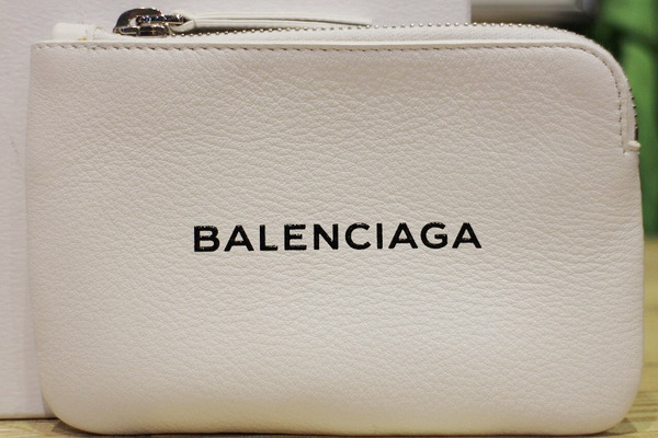 BALENCIAGA/バレンシアガ】よりポーチ（エブリデイポーチ 492464 DLQ4N