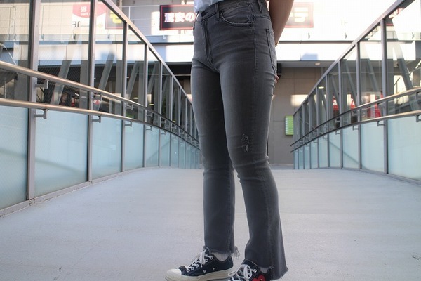 mother/マザー】よりカットオフジーンズ(GREY INSIDER CROP)が買取入荷 