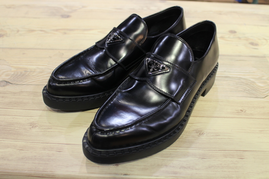 プラダ PRADA プレート ロゴ ローファー ガラス加工 vintage