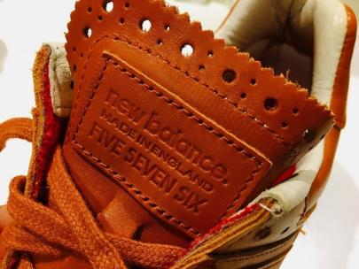 「スポーツブランドのNEW BALANCE 」