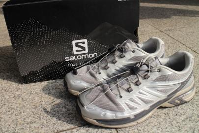 「スニーカーのSALOMON ADVANCED 」