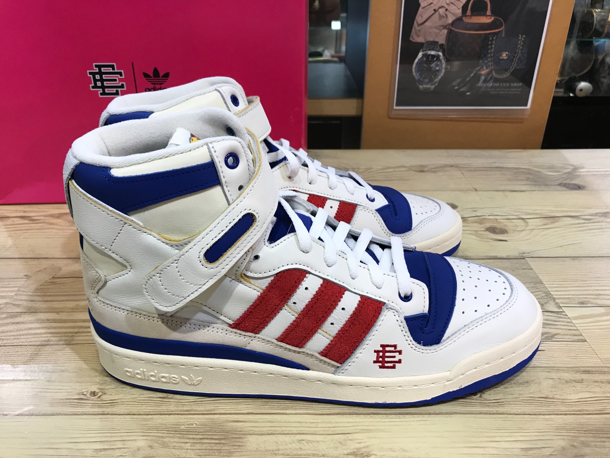 ブランド一覧 | ワールド オンラインストア Emanuel Eric × adidas × HI 84 Madness】よりFORUM Midnight メンズウェア