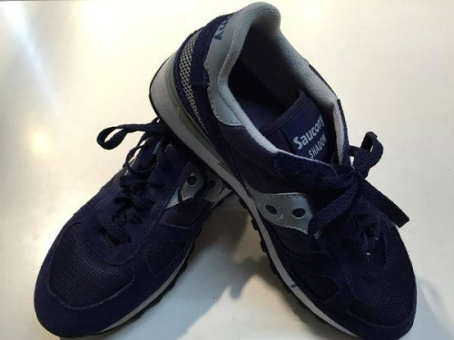 スニーカーの古着