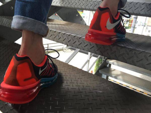 古着のスニーカー