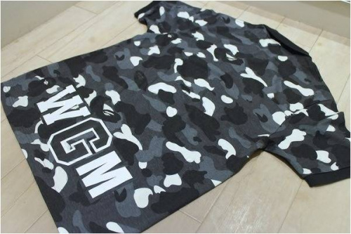 A BATHING APEの橋本店