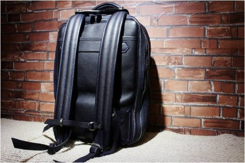 レザーバッグの古着