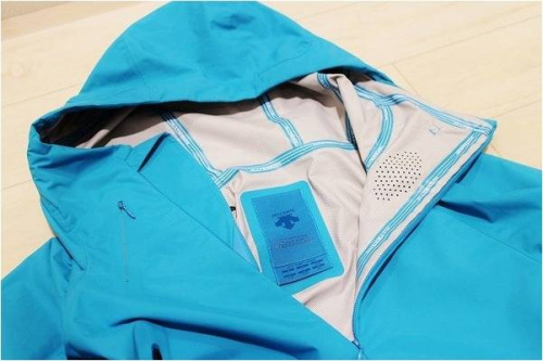 デサントのアウトドア