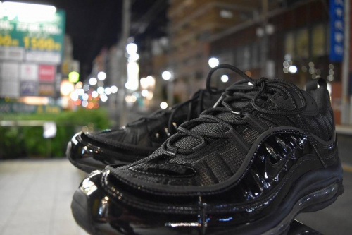 古着のスニーカー