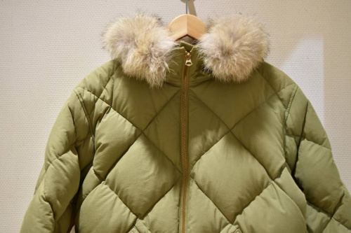 ダウンジャケットの冬物