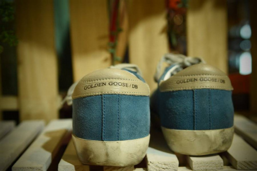 古着のスニーカー