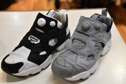 古着のスニーカー