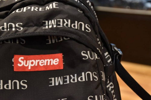 16AWのSUPREME