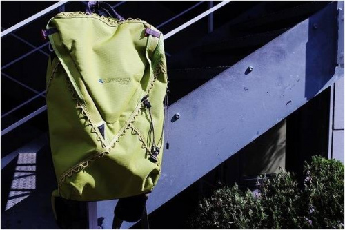 アウトドアのダウンジャケット