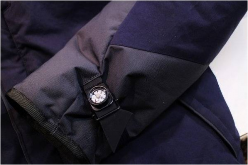 ダウンジャケットのバックパック