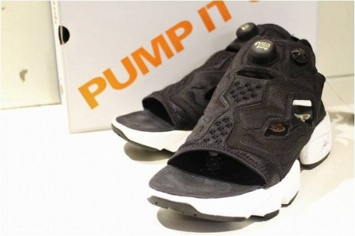 リーボックのINSTAPUMP FURY