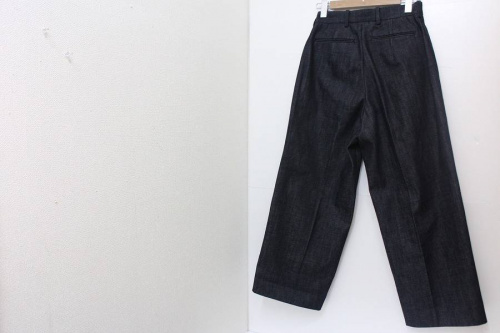 ワイドパンツの完売品