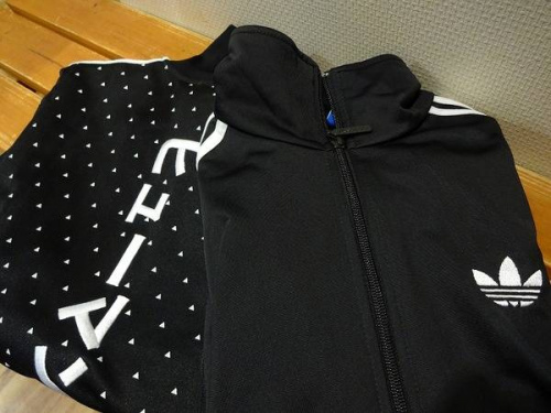 adidasのアディダス