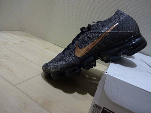 ナイキのAir VaporMax Explorer