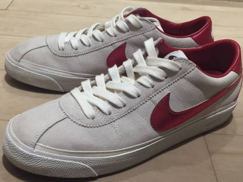 シュプリームのナイキ