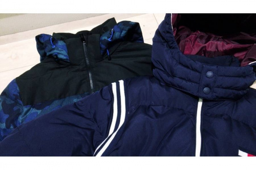 ダウンジャケットのアディダス