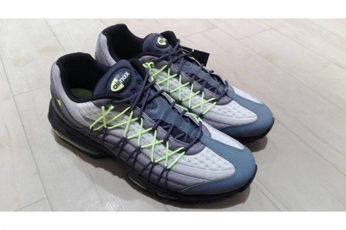 NIKEのニューバランス