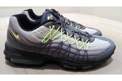 NEW BALANCEのスニーカー