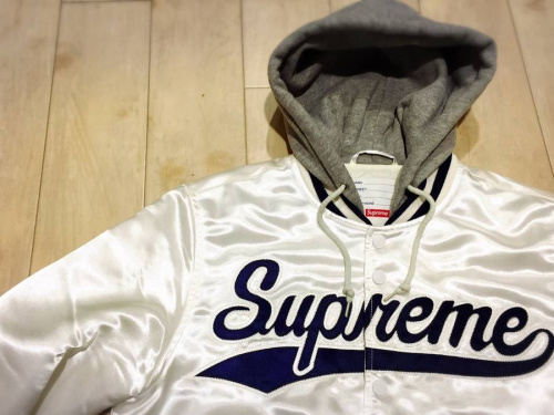 シュプリームのジャケット