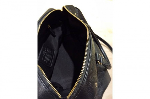 ショルダーバッグのボストンバッグ