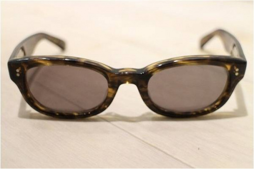 コラボのサングラス