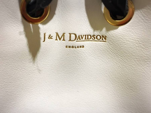 セリーヌのアレキサンダーワン