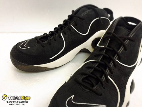 スニーカーの復刻モデル