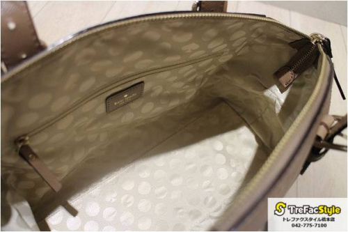 パスケースのケイトスペード