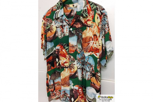 アロハシャツのサンサーフ