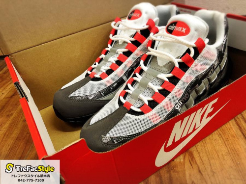 買取入荷のスニーカー