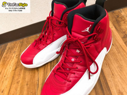 スニーカーのナイキ