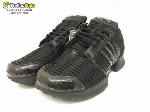 アディダスのスニーカー