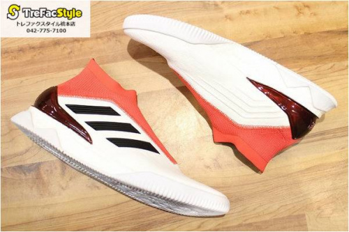 adidasのアディダス
