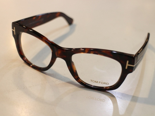 トム フォードの伊達眼鏡
