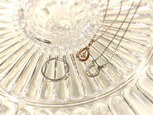 キャリアファッションの4℃