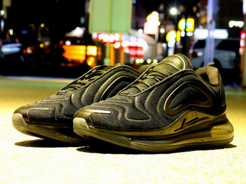 スニーカーのNIKE