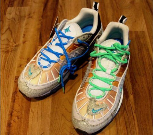 NIKE AIR MAX 98のナイキ