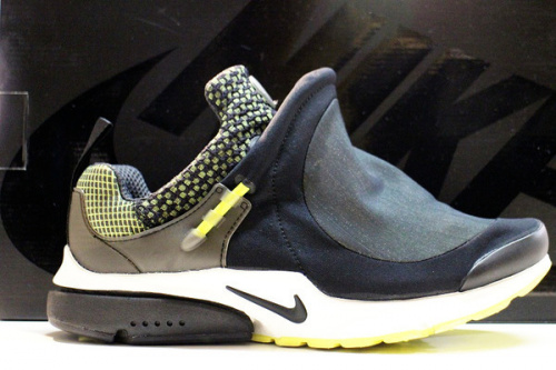 スニーカーのNIKE × COMM des GARCONS