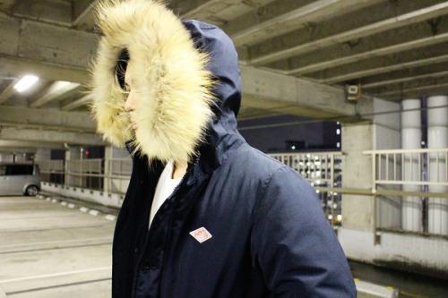 ダウンジャケットのタッサーダウンジャケット