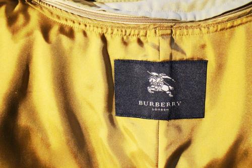 バーバリーロンドンのトレンチコート